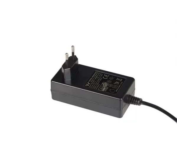 Sofá de 2 lugares eletricamente reclinável em veludo branco-creme VERDAL