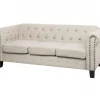 Sofá de 3 lugares em tecido creme com tachas metálicas CHESTERFIELD