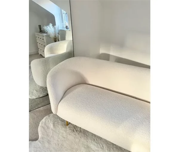 Sofá de 2 lugares estofado em tecido bouclé branco LOEN